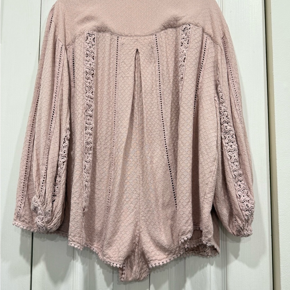 Free People Mean it Romper oversized crochet deep V-neck dusty rose size XS - Picture 14 of 14